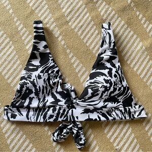 SHEIN Black & White Zebra Print Triangle Bikini Top w Tie Back